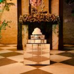 Mesa Bolo Espelho Bisotê Cubo