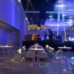 Bistrô Alto Base Bambu Branca com Tampo Mármore Branco