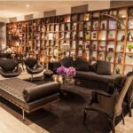 Mesa Saarinen Centro Preta com Tampo Mármore Preto