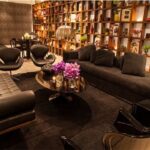 Mesa Saarinen Centro Preta com Tampo Mármore Preto