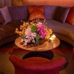 Mesa Saarinen Centro Preta com Tampo Madeira