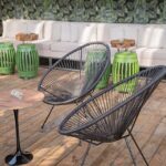 Mesa Saarinen Lateral Preta com Tampo Madeira