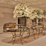 Mesa Grand Palais Oval Espelho Bisotê com Base Bambu Dourada