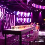 Mesa Balcão Alta em Laca com Tampo Espelho