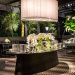 Mesa Design Oval com Base Preta e Tampo Espelho