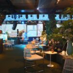 Mesa Saarinen Lateral Branca com Tampo Mármore Branco